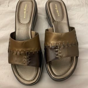 Brand new Easy Spirit Esextended Bronze Multi Leather Sandal size 10
